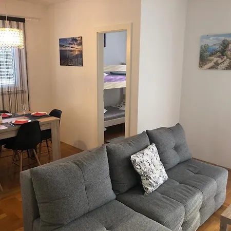 Ivesic Apartmán *